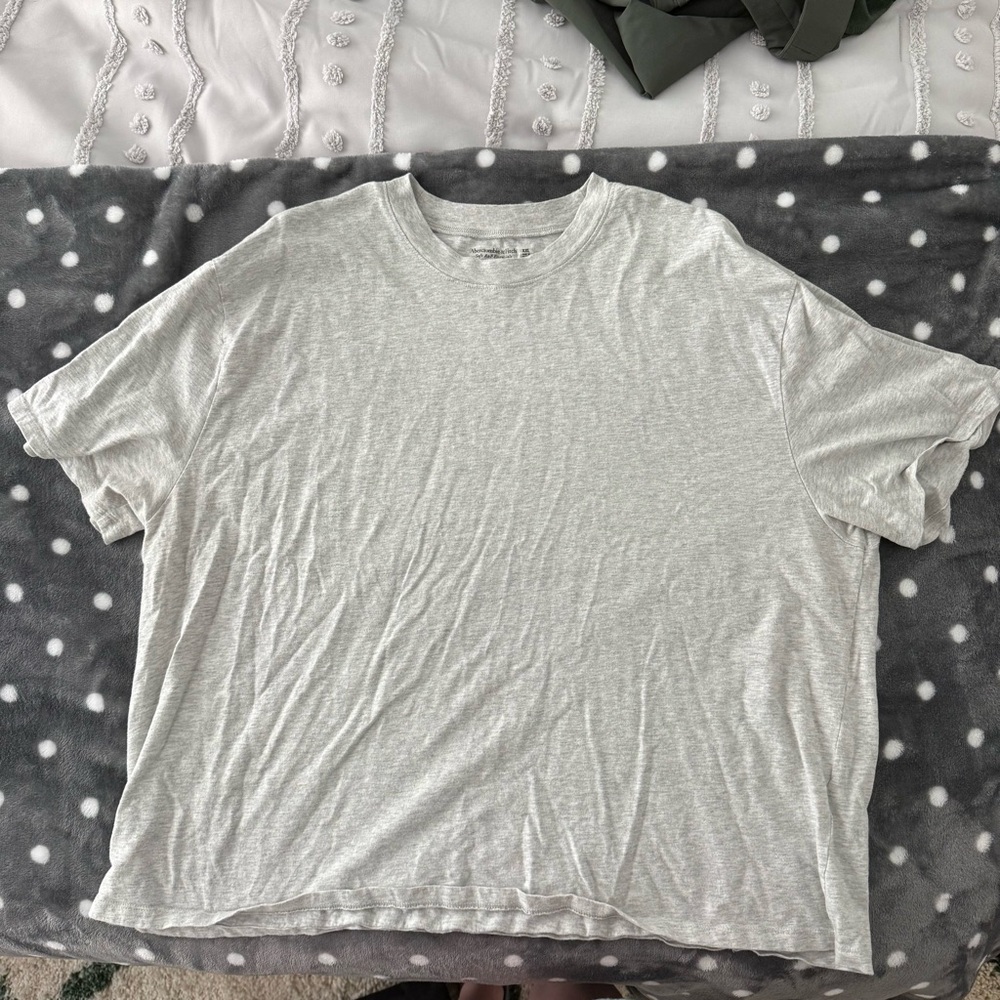 Abercrombie & Fitch Light Gray Short Sleeve Tee